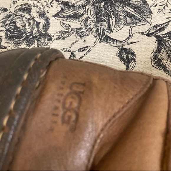 UGG Sz 9 Rianne Shearling Lined Leather Front Wrap Lace Ankle Booties - Picture 8 of 16